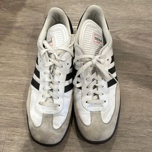 Adidas Samba. US 11